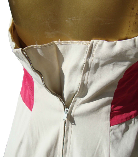 Zippered back on 1950s bathing suit