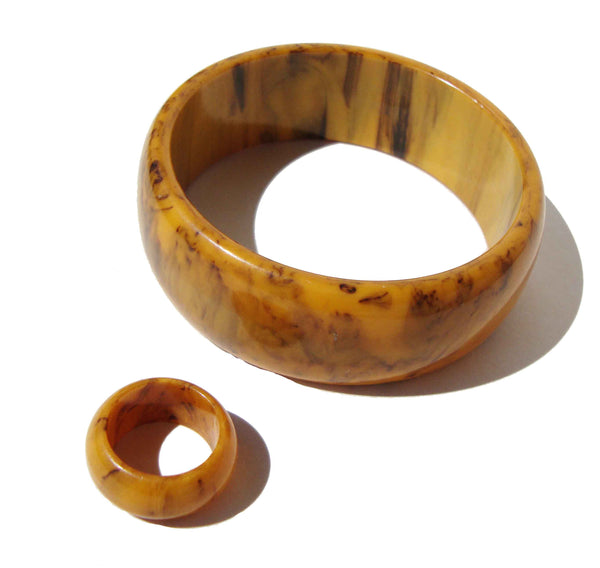 Vintage Bakelite Bracelet & Ring Set Demi Parure