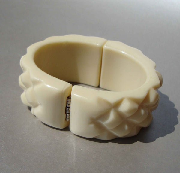 30s Art Deco Bracelet Galalith Clamper