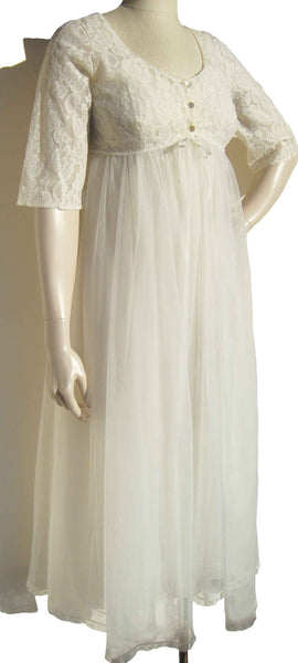 1960s  Lisette Peignoir - Metro Retro Vintage