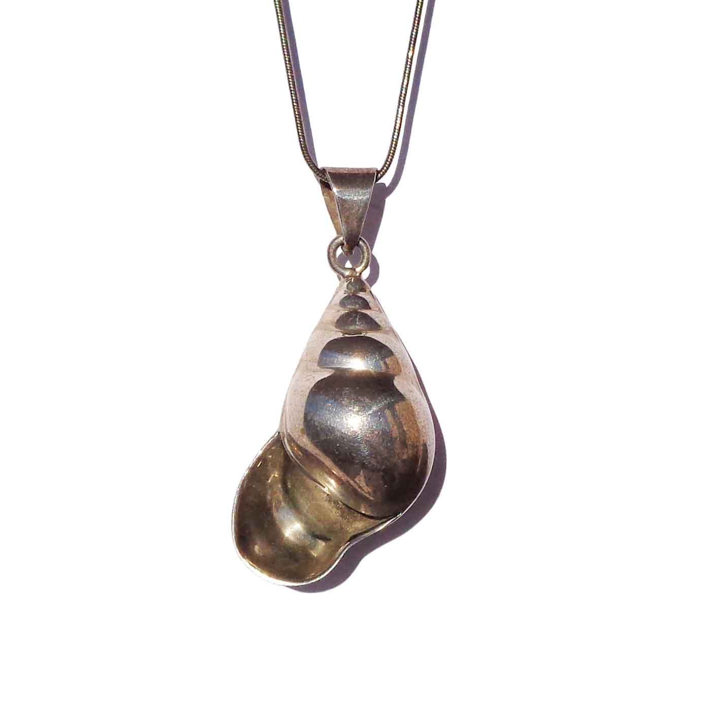 Vintage Sterling Silver Shell Pendant Necklace 3D Spiral Seashell 