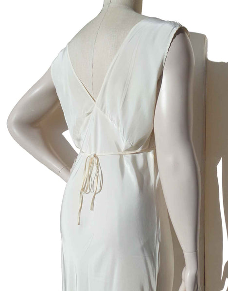 Back Ties on 1940s Nightgown