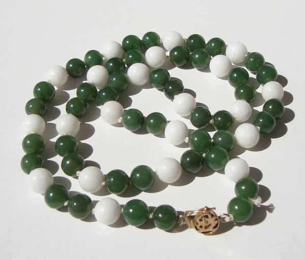 Green White Jade Beaded Necklace - Metro Retro Vintage