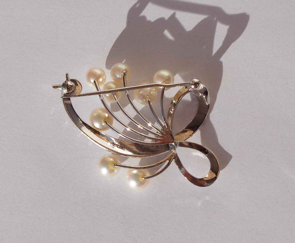 Akoya Pearl Brooch - Metro Retro Vintage