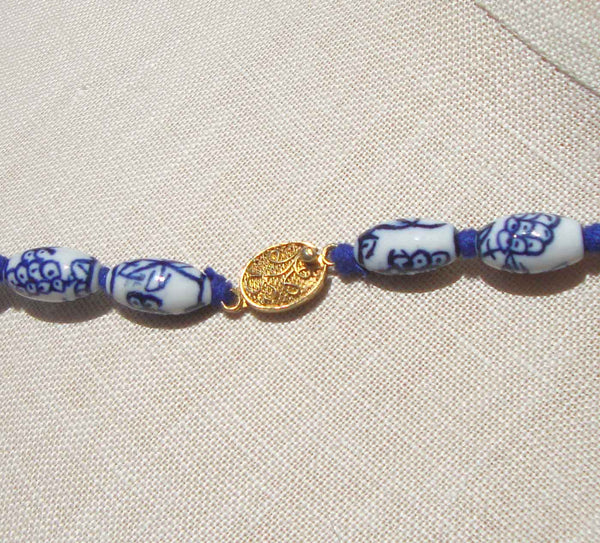 1940s Beaded Chinese Blue White Necklace