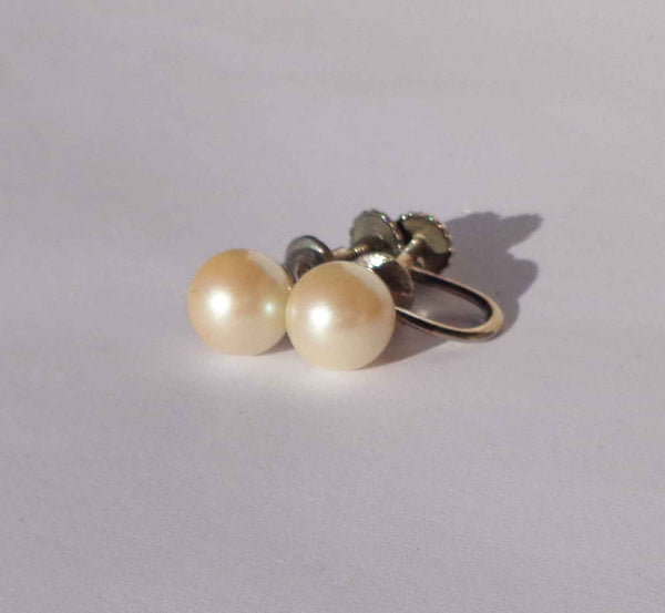 8mm Pearl Earrings - Metro Retro Vintage