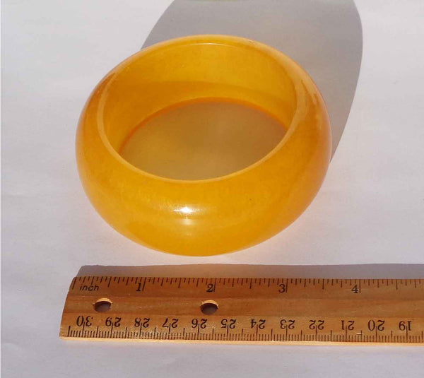 Modernist Lucite Bangle - Metro Retro Vintage