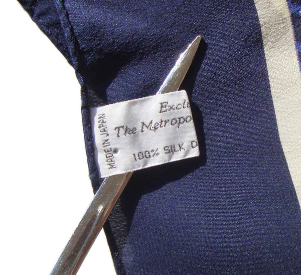 The MET Scarf Label