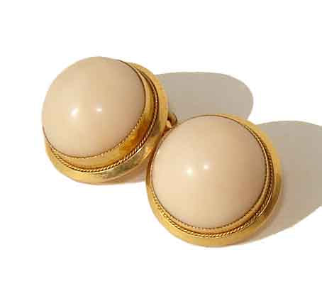 Vintage 18K Gold Pink Coral Button Earrings