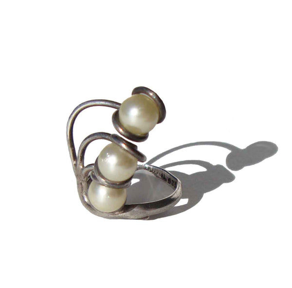 Sterling Silver Pearls Ring - Metro Retro Vintage