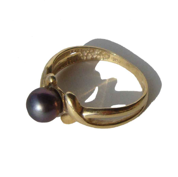 Vintage Black Tahitian Pearl Gold Ring
