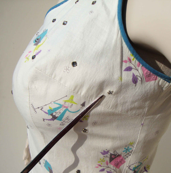 Close Up of Underarm on 50s Rockabilly Dress