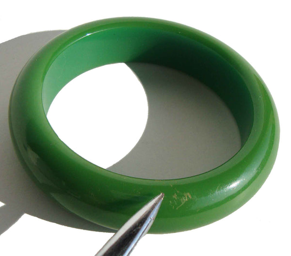 Vintage Jade Green Bakelite Bracelet
